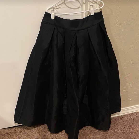 Fancy skirt and tube top - Picture 9 of 14